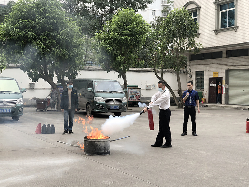 3月30日,郵儲銀行貴港市分行開展消防安全演練活動.jpg